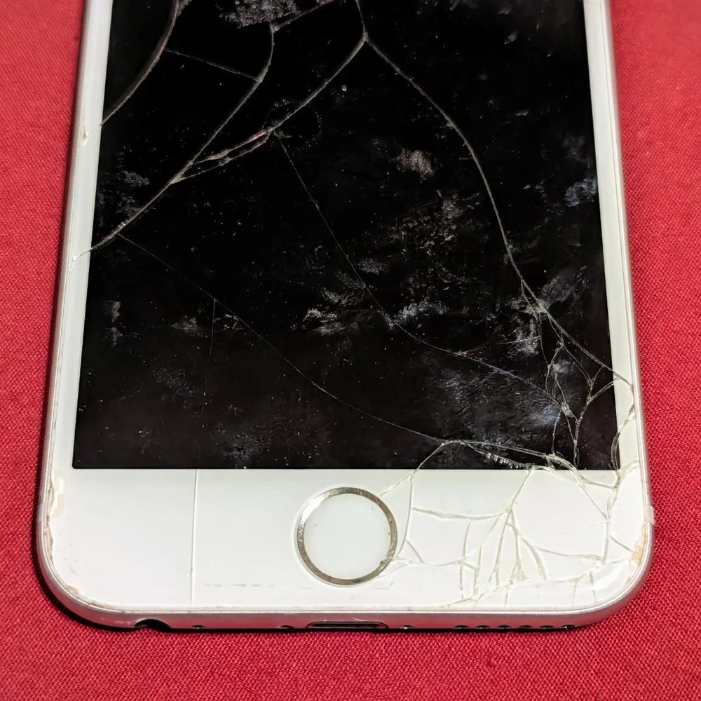 iPhone 6 (A1586) - 16 GB #17 (For parts)***